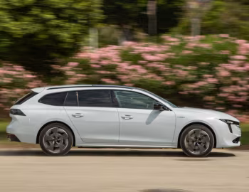 Peugeot 508 HYBRID SW [Worldwide] '2023–25