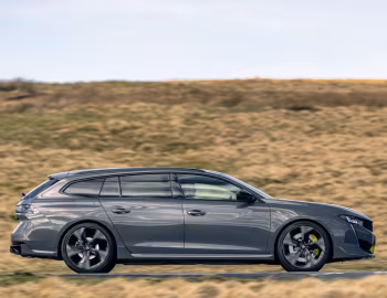 508 SW Peugeot Sport Engineered [UK-spec] '2021–23