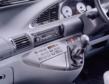 Interior Peugeot 806 [UK-spec] '1998–2002