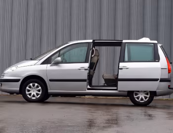 Peugeot 807 [UK-spec] '10.2002–07