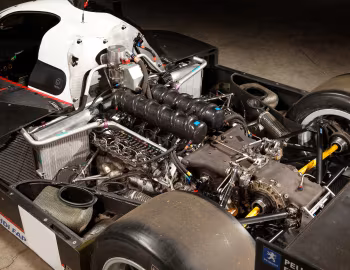 Under The Hood Peugeot 908 HDi FAP '2007