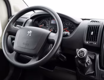 Interior Peugeot Boxer Minibus [Latam] '2019–pr.