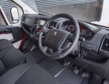 Interior Peugeot Boxer Van L4H2 [Australia] '2019–23
