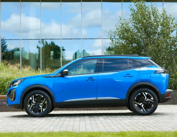 Peugeot E-2008 [UK-spec] '2023–pr.