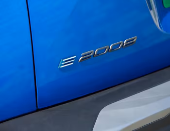 Peugeot E-2008 [UK-spec] '2023–pr.