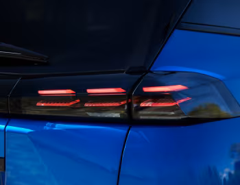 Peugeot E-2008 [UK-spec] '2023–pr.