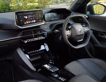 Front Panel Peugeot E-2008 [UK-spec] '2023–pr.