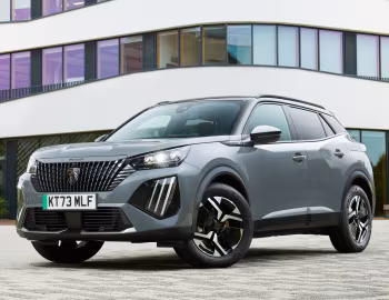 Peugeot E-2008 GT [UK-spec] '2023–pr.