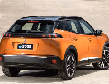 Peugeot e-2008 GT [Latam] '2022–23