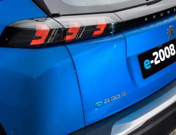 Peugeot e-2008 GT [Latam] '2022–23