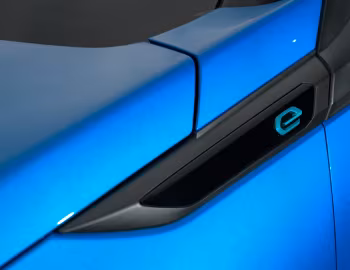 Peugeot e-2008 GT [Latam] '2022–23