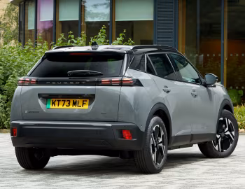 Peugeot E-2008 GT [UK-spec] '2023–pr.