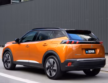 Peugeot e-2008 GT [Latam] '2022–23