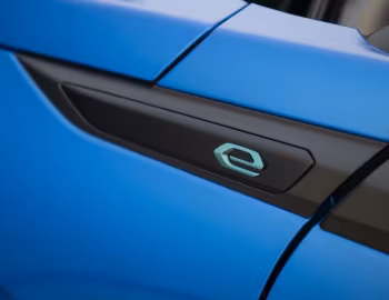 Peugeot e-2008 GT [Australia] '2023