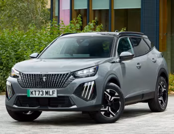 Peugeot E-2008 GT [UK-spec] '2023–pr.