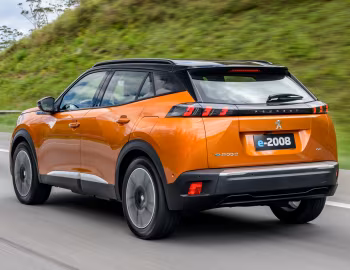 Peugeot e-2008 GT [Latam] '2022–23