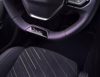 Interior Peugeot E-2008 GT [Worldwide] '2023–pr.