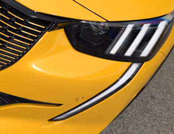 Peugeot e-208 GT [Latam] '2021–pr.