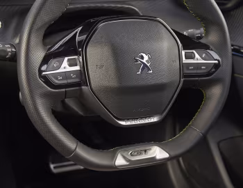 Interior Peugeot e-208 GT [UK-spec] '2019–23