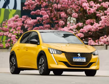 Peugeot e-208 GT [Latam] '2021–pr.