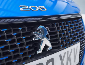 Peugeot e-208 GT [UK-spec] '2019–23