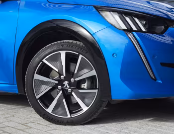 Peugeot e-208 GT [UK-spec] '2019–23