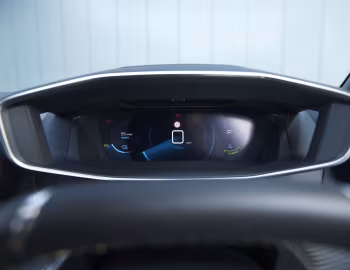 Painel Peugeot e-208 GT [UK-spec] '2019–23