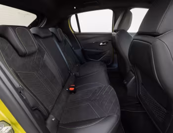 Інтер'єр Peugeot E-208 GT [UK-spec] '2024–н.ч.