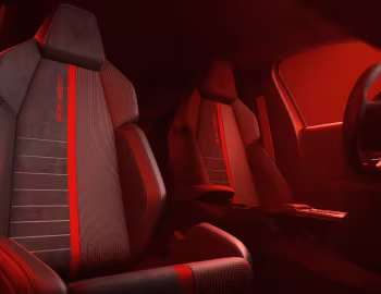 Interior Peugeot E-208 GTi '06.2025