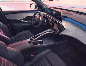 Interior Peugeot E-3008 GT [Worldwide] '2024–pr.