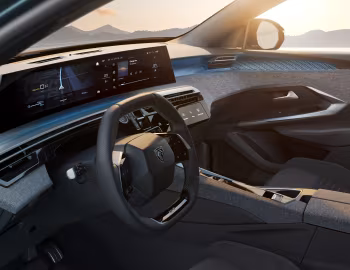 Interior Peugeot E-3008 GT [Worldwide] '2024–pr.