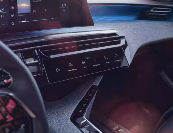 Interior Peugeot E-3008 GT [Worldwide] '2024–pr.