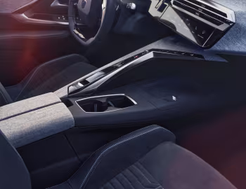 Interior Peugeot E-3008 GT [Worldwide] '2024–pr.