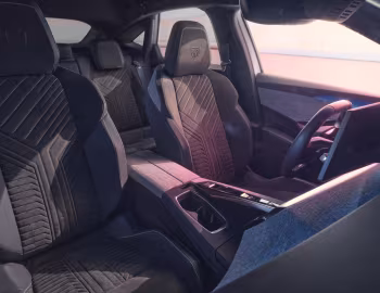 Interior Peugeot E-3008 GT [Worldwide] '2024–pr.