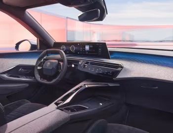 Interior Peugeot E-3008 GT [Worldwide] '2024–pr.