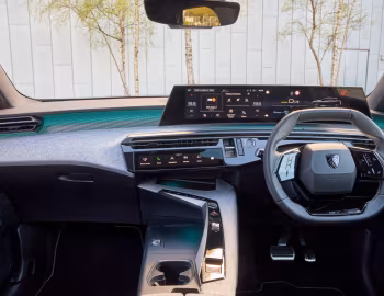Front Panel Peugeot E-3008 GT [UK-spec] '2024–pr.