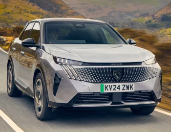 Peugeot E-3008 GT [UK-spec] '2024–pr.