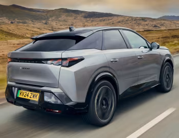 Peugeot E-3008 GT [UK-spec] '2024–pr.