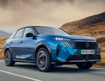 Peugeot E-3008 GT [UK-spec] '2024–pr.