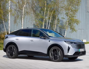 Peugeot E-3008 GT [UK-spec] '2024–н.ч.