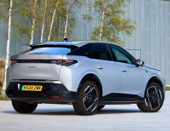 Peugeot E-3008 GT [UK-spec] '2024–н.ч.