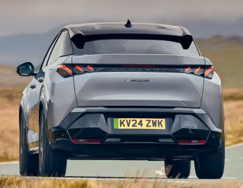 Peugeot E-3008 GT [UK-spec] '2024–н.ч.