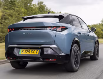 Peugeot E-3008 GT Dual Motor [UK-spec] '2025–pr.