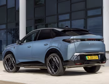 Peugeot E-3008 GT Dual Motor [UK-spec] '2025–pr.