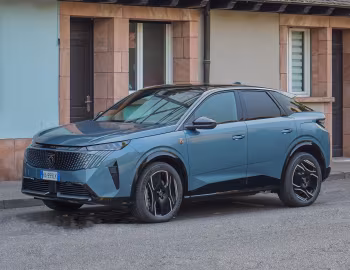 Peugeot E-3008 GT Long Range [Worldwide] '2024–н.ч.