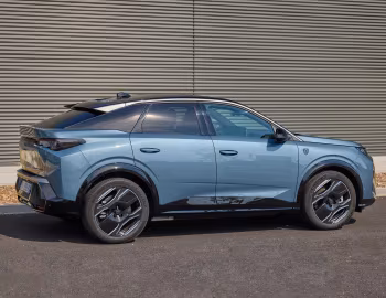 Peugeot E-3008 GT Long Range [Worldwide] '2024–pr.