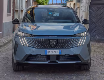 Peugeot E-3008 GT Long Range [Worldwide] '2024–pr.
