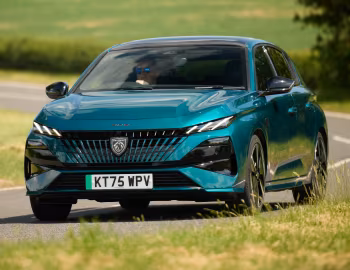 Peugeot E-308 GT [UK-spec] '2026