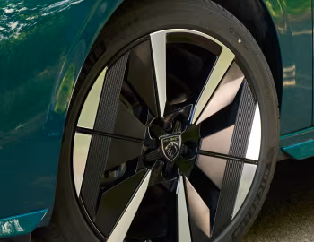 Peugeot E-308 GT [UK-spec] '2026