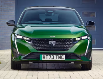 Peugeot E-308 GT [UK-spec] '2023–pr.
